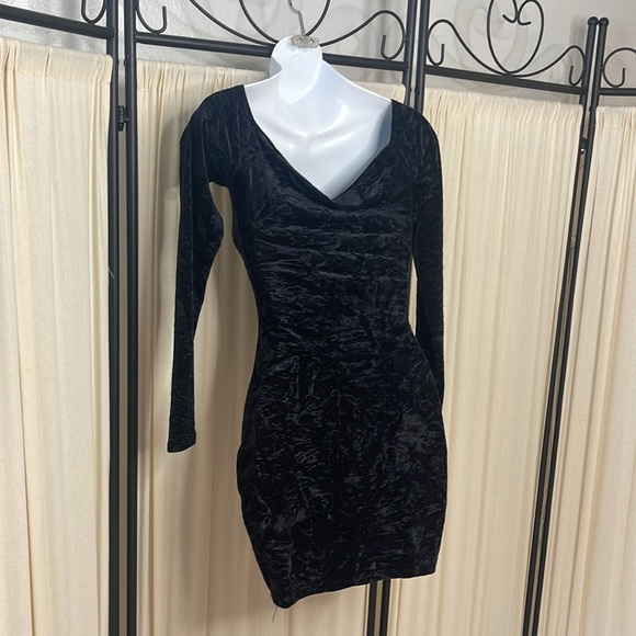 ELEGANT COCKTAIL VELOUR MINI DRESS WITH FALLING RHINESTONES SIZE SMALL - Picture 9 of 11